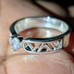 Stunning 925 Silver Unisex Ring Sz 9